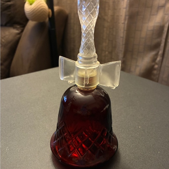 Vintage Avon Bell Crystal Song Perfume Bottle 1975 - Picture 2 of 5